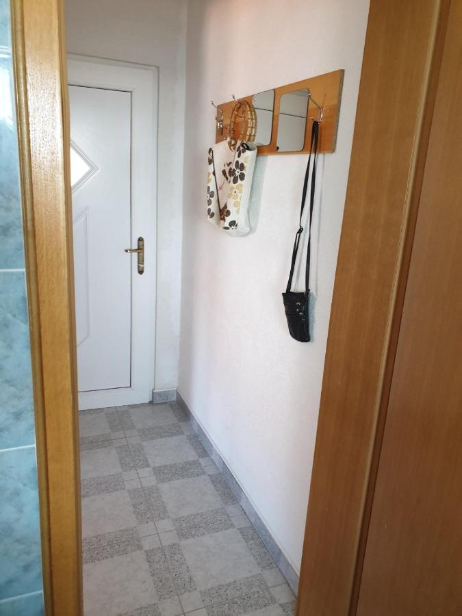 Emi 1 Apartment Vir Eksteriør bilde